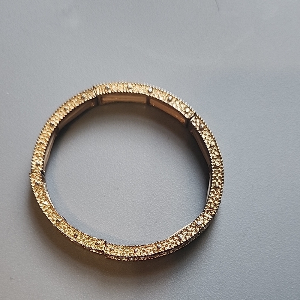 Elegant Gold Bracelet